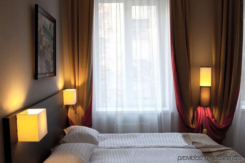 Optima Collection Kharkiv Hotel Oda fotoğraf
