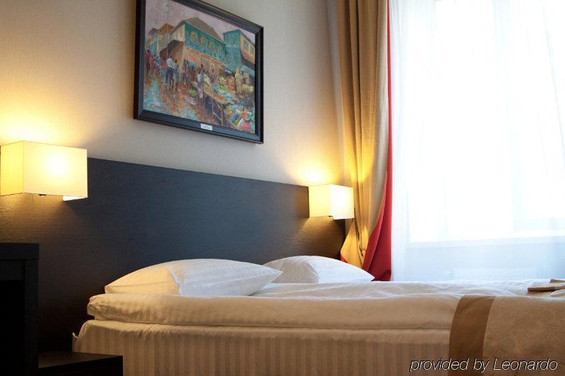 Optima Collection Kharkiv Hotel Oda fotoğraf